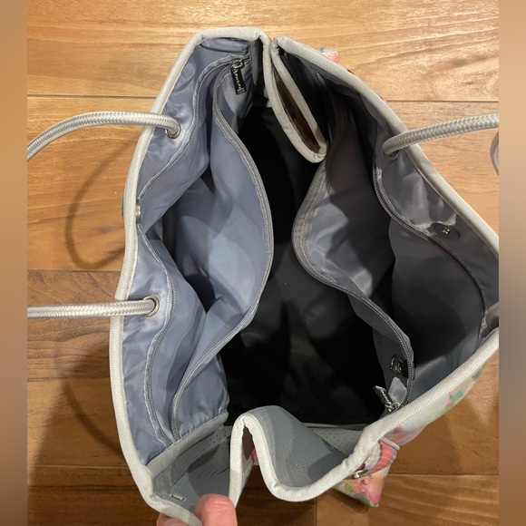 PreneLOVE Neoprene Tote Bag w/Matching Wristlet - Picture 4 of 5